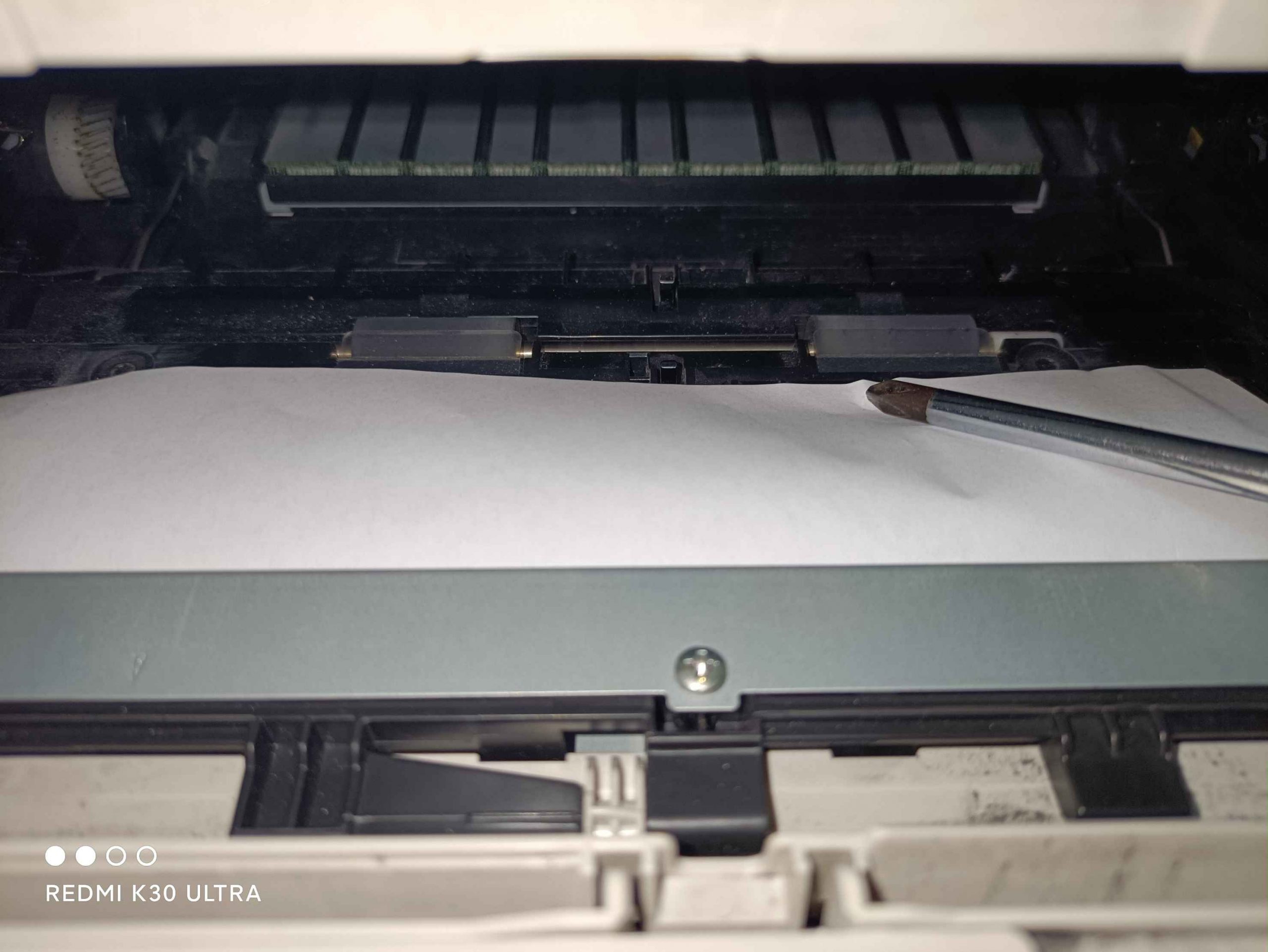 东芝302DNF卡纸卡在硒鼓下面第一个传感器-智修e站